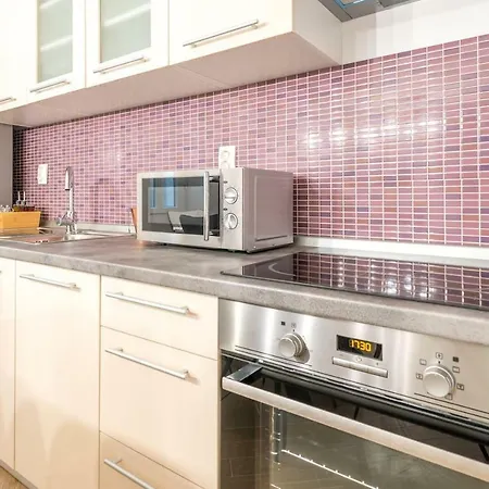 Laura ドゥブロブニク