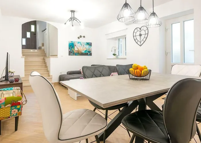 Laura * דוברובניק