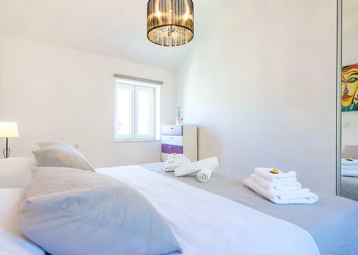 Laura * דוברובניק